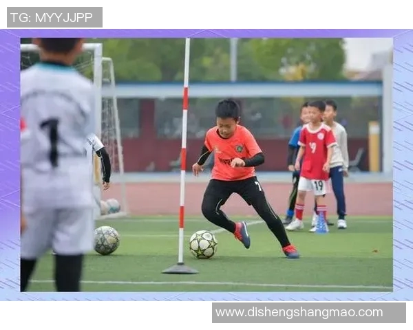 足球明星的童年故事：小孩子们如何追逐梦想与激情